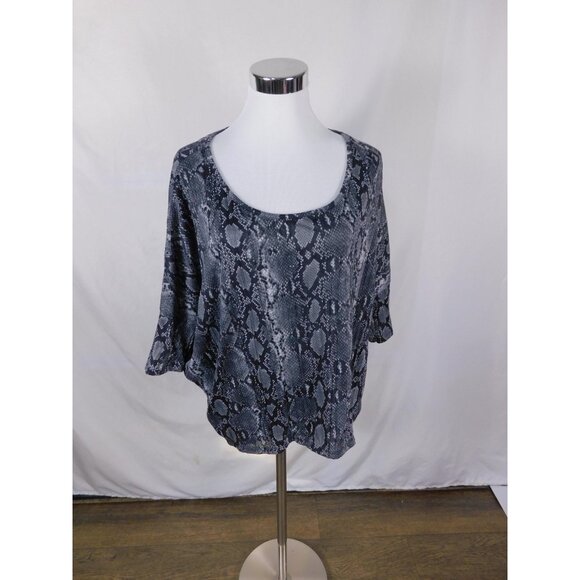 Express Gray Black Snake Print Dolman Top S - Scoop Neck - Excellent - Picture 1 of 11